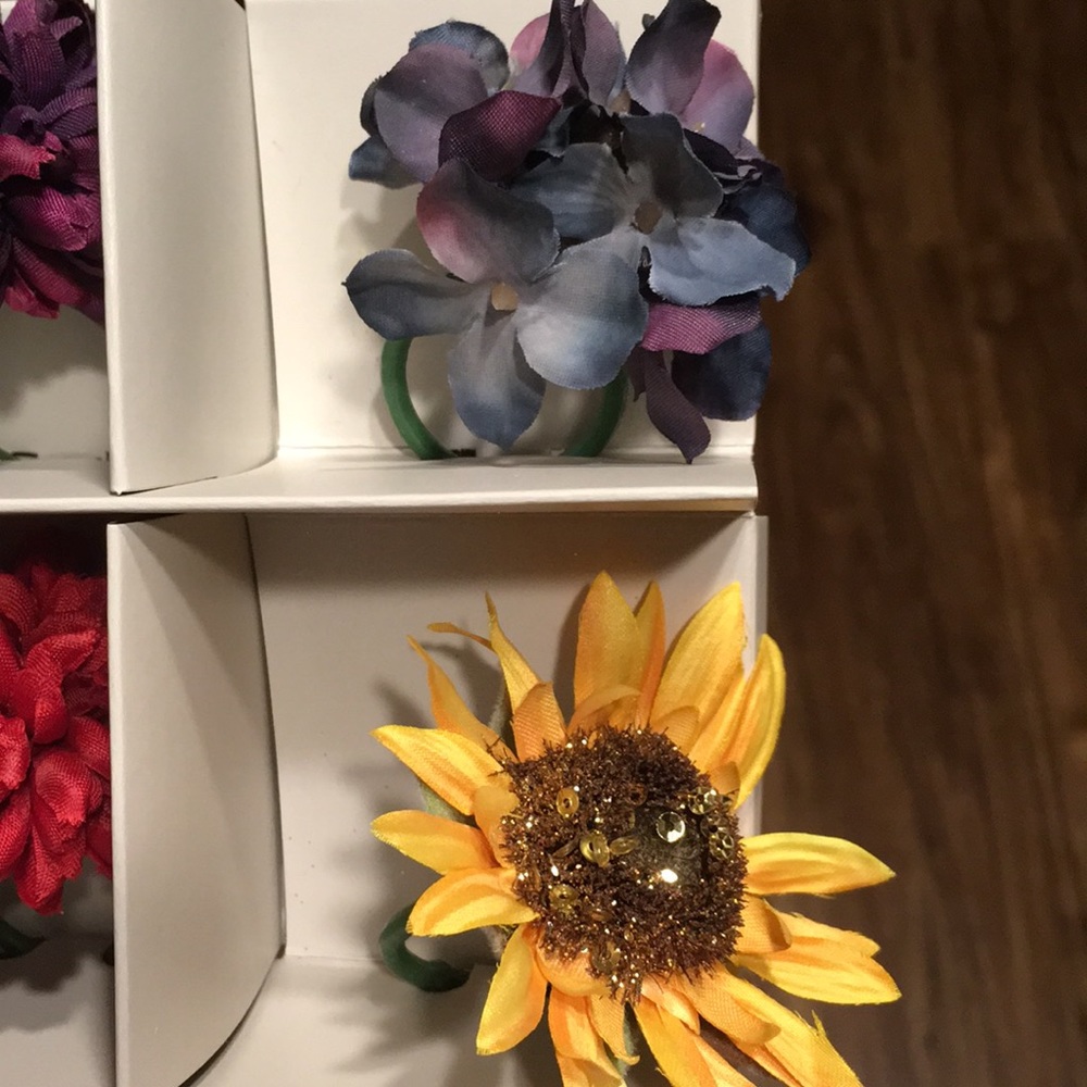 NIB Pier 1 Imports Floral Bouquet Drink Charms - Picture 5 of 6